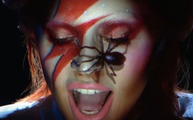 Lady Gaga en Ziggy Stardust, grâce à la technologie RealSense (Crédit : Capture d'écran)