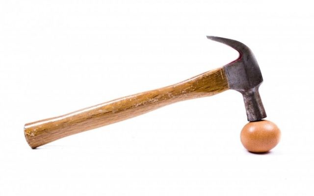 Un marteau (Crédit : Pixabay)