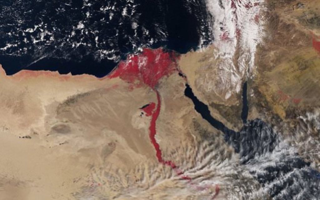 Des images satellites du Nil rouge évoquent la légende biblique The