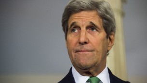 Le Secrétaire d'Etat américain John Kerry, fait une déclaration sur la Syrie au Département d'Etat à Washington, DC, le 15 mars 2016. (Crédit : AFP / Jim Watson, File) 