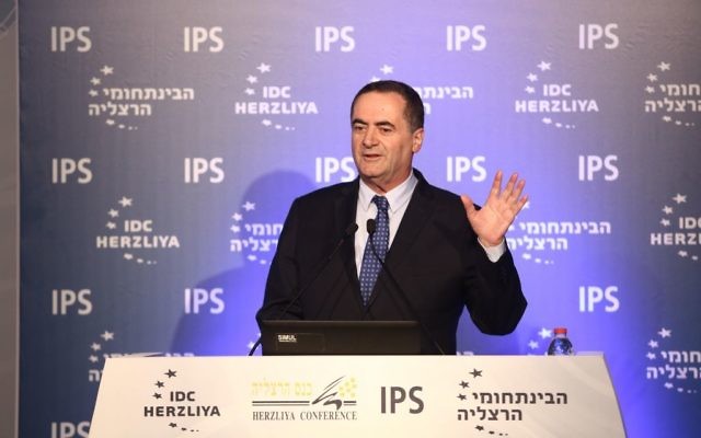 Yisrael Katz, ministre des Renseignements et des Transports, pendant la Conférence d'Herzliya, le16 juin 2016. (Crédit : Adi Cohen Zedek)