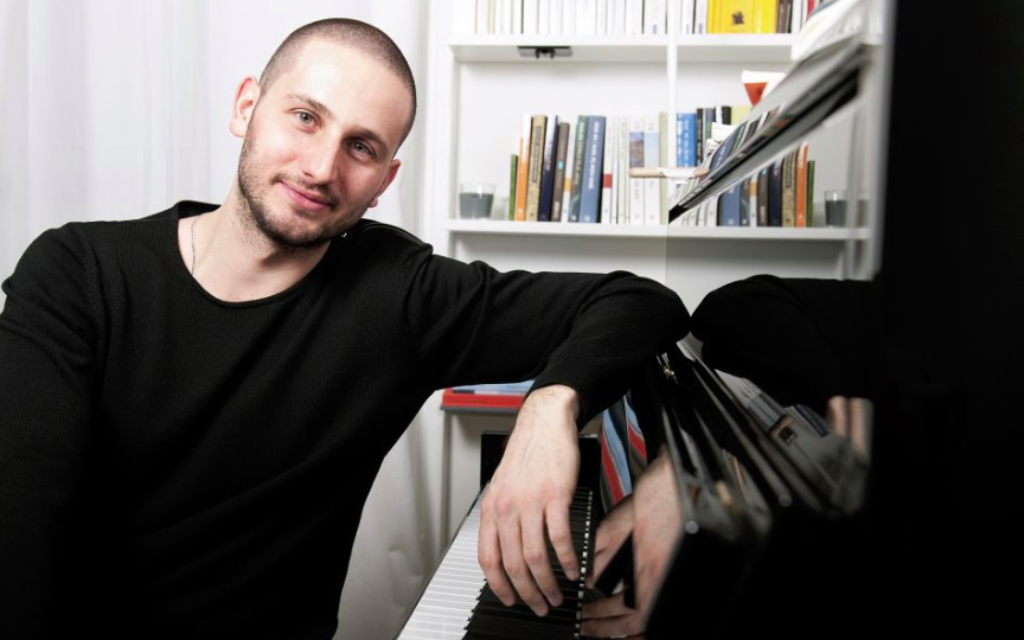 Le pianiste de jazz franco-israélien Jeremy Hababou. (Crédits : Sophie Le Roux)