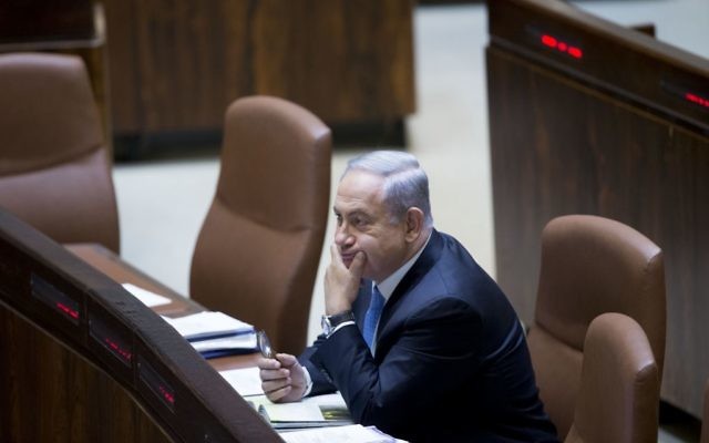 Le Premier ministre Benjamin Netanyahu à la Knesset, le 1er juin 2016. (Crédit : Yonatan Sindel/Flash90)