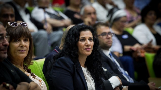 Nurit Koren, députée du Likud, pendant une conférence sur l'affaire des enfants yéménites à la Knesset, le 21 juin 2016. (Crédit : Miriam Alster/Flash90)