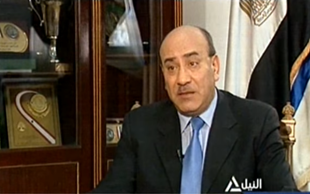 L'ancien juge et président de l'Autorité des comptes publics en Egypte, Hicham Geneina, lors d'une interview en 2014. (Crédits : capture d'écran YouTube / Nile News)