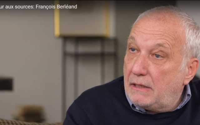 François Berléand dans l'émission "retour aux sources (Crédit : Capture d’écran/YouTube)