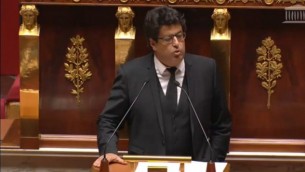 Le député français Meyer Habib à l'Assemblée nationale à Paris, le 28 novembre 2014. (Crédit : capture d'écran)