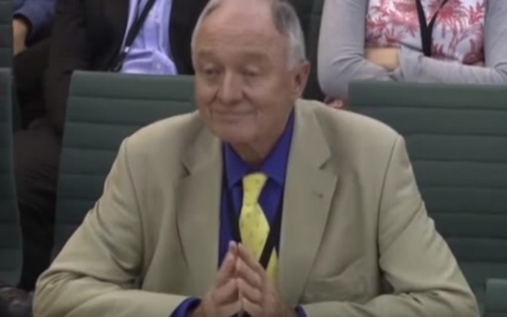 Ken Livingstone comparaît devant une commission parlementaire sur l'antisémitisme à Londres, le 14 juin 2016. (Crédit : capture d'écran YouTube)