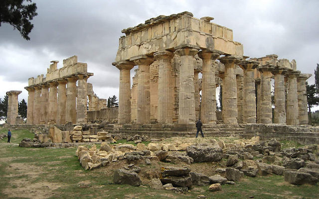 Vue sur le temple de Zeus à Cyrène (Crédit : 	David Stanley/Flickr/CC BY 2.0)