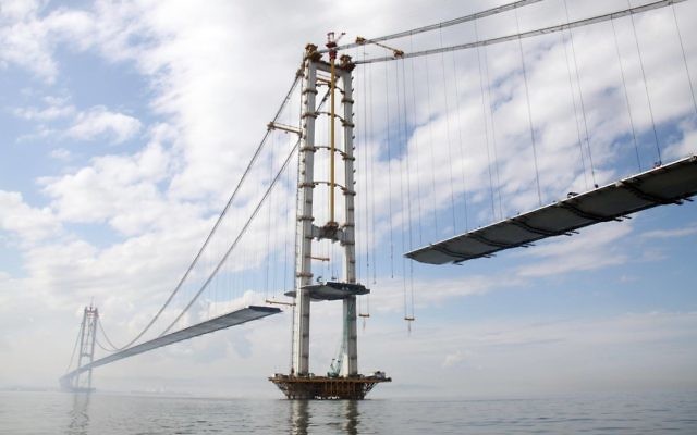 Le pont Osman Gazi est le plus gros chantier jamais lancé en Turquie (Crédit : Wikimedia Commons BY 4.0)