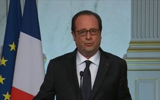 Le président français François Hollande lors de son allocution après l'attentat de Nice, le 14 juillet 2016. (Crédit : capture d'écran)