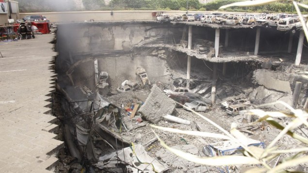 Les débris de voitures et autres au centre commercial Westgate à Nairobi, Kenya, suite à une attaque par des militants islamiques, le 26 septembre 2013 (Crédit : JTA/Kenyan Presidential Press Service/via Getty Images)