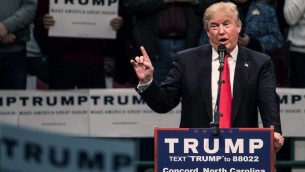 Donald Trump, candidat républicain à la présidentielle, pendant un meeting de campagne à Concord, en Caroline du Nord, le 7 mars 2016. (Crédit : AFP/Sean Rayford/Getty Images)