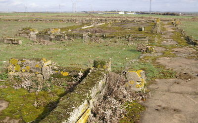 Vestiges du camp de concentration de Montreuil-Bellay. (Crédit : Wikipédia)