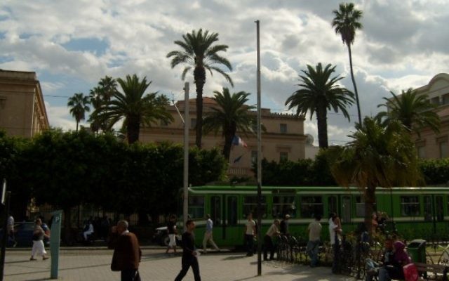 L'ambassade de France en Tunisie, à Tunis, le 29 septembre 2008. (Crédit : WikiCommons)