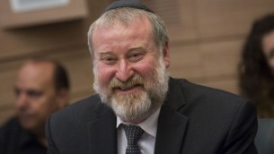 Le procureur général Avichai Mandelblit pendant une réunion de la commission de la Constitution, du Droit et de la Justice à la Knesset, le 18 juillet 2016. (Crédit : Miriam Alster/Flash90)