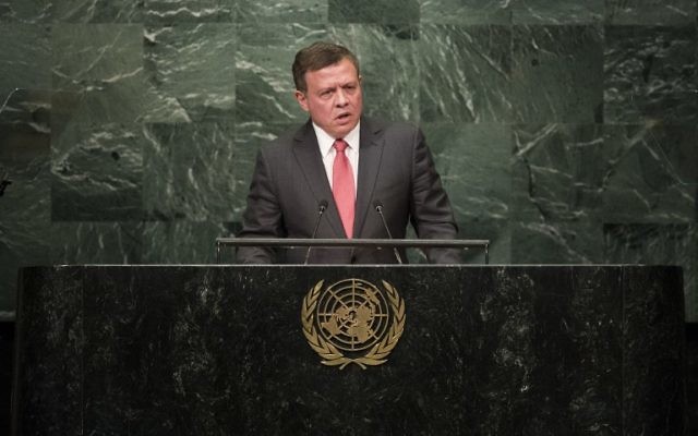 Le roi de Jordanie Abdallah II s'exprime devant la 71e Assemblée générale des Nations unies; à New York, le 20 septembre 2016. (Crédit : Drew Angerer/Getty Images/AFP)