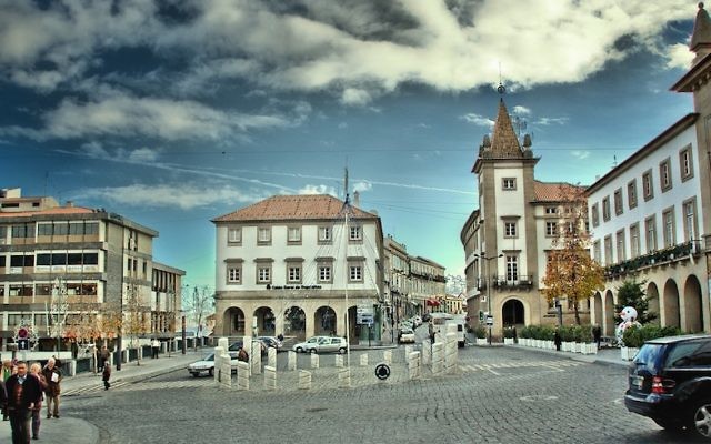 La ville de Covilha, au Portugal. (Crédit : Feliciano Guimarães/ Flickr, CC BY 2.0)
