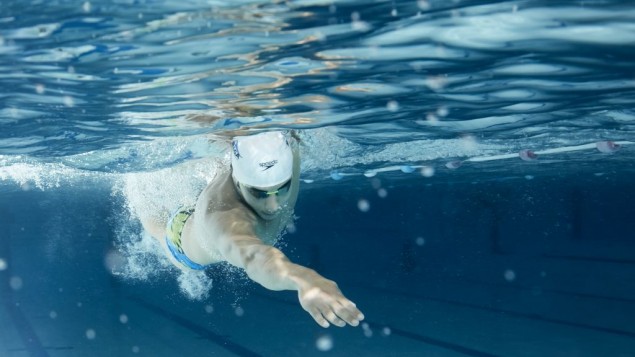 Rami Anis, 25 ans, est le nageur le plus rapide de Syrie en papillon, et habite à présent dans une petite ville proche de Gand, en Belgique. (Crédit : CIO)