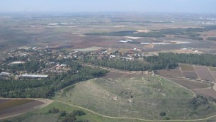 Vue aérienne de Tel Lachish  (CC BY-SA אסף.צ, Wikimedia Commons)