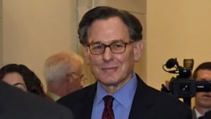Sidney Blumenthal (Crédit : capture d'écran YouTube)