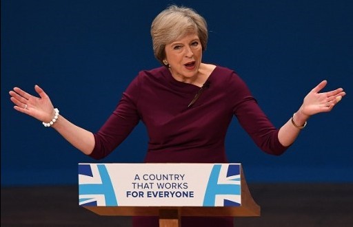 Theresa May, Première ministre britannique, au dernier jour de la conférence annuelle du Parti conservateur à Birmingham, dans le centre de l'Angleterre, le 5 octobre 2016. (Crédit : Paul Ellis/AFP)