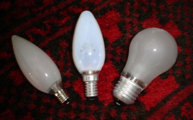 Illustration d'ampoules (Crédit : wikipedia)