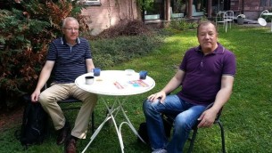 Ronald (à gauche) et Tommy Rutgersson de Stockholm ont perdu 70 000 euros à cause de SecuredOptions, qui agit depuis Israël. (Crédit : autorisation)