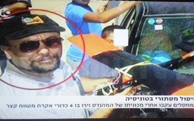 Mohammed al-Zoari, ingénieur tunisien lié au Hamas, a été tué près de sa maison de Sfax, en Tunisie, le 15 décembre 2016. (Crédit : capture d'écran Dixième chaîne)