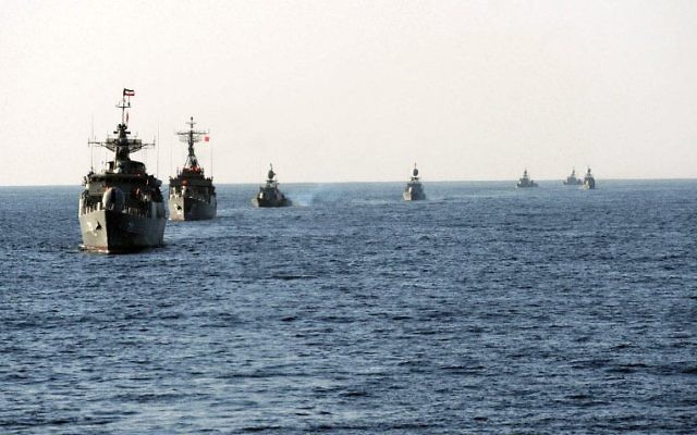 Exercice de la marine iranienne en 2011. (Crédit : Mohammad Sadegh Heydari/CC BY/WikiCommons)