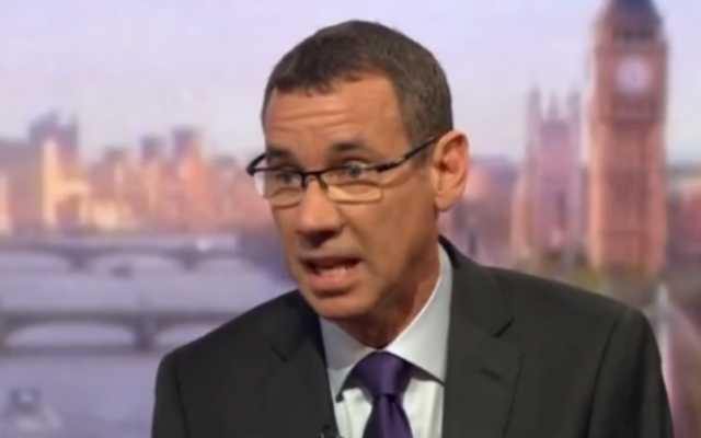 L'ambassadeur d'Israël au Royaume-Uni, Mark Regev, sur la BBC, le 1er mai 2016. (Crédit : capture d'écran BBC)