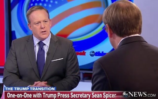 Le futur porte-parole de la Maison Blanche Sean Spicer sur le plateau de ABC's 'This Week.', le 1er janvier 2017. (Crédit : capture d'écran)