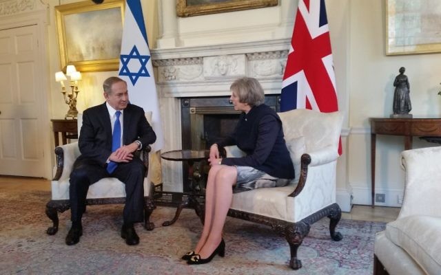 Le Premier ministre Benjamin Netanyahu et son homologue britannique Theresa May, à Londres, le 6 février 2017. (Crédit : Raphael Ahren/Times of Israël)