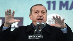 Le président turc Recep Tayyip Erdogan à Istanbul, le 11 mars 2017. (Crédit : Ozan Kose/AFP)