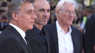 Lior Ashkenazi, Joseph Cedar et Richard Gere à la première de "Norman". (Crédit : autorisation)