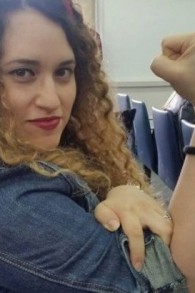 Eilit Rozin posant cen Rosie la Riveteuse à l'université de Tel Aviv à Tel Aviv, en Israël, le 22 mars 2016. (Autorisation :  Eilit Rozin)
