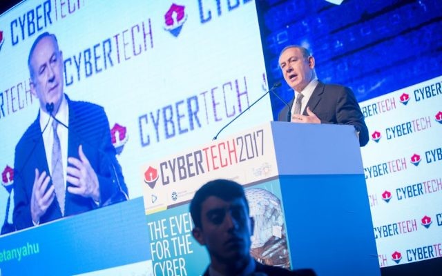 Le Premier ministre Benjamin Netanyahu pendant la conférence Cybertech de Tel Aviv, le 31 janvier 2017. (Crédit : Miriam Alster/Flash90)