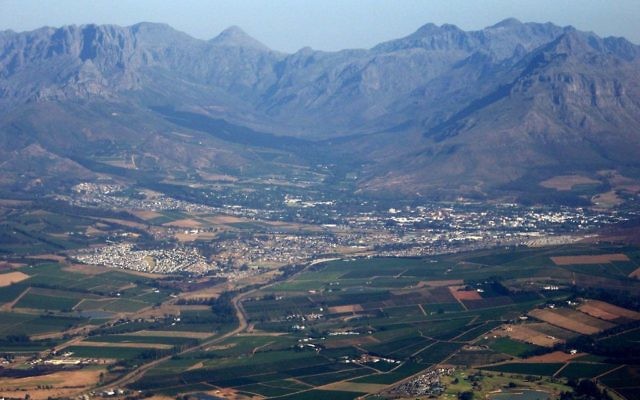 Vue sur la ville de Stellenbosch, en Afrique du Sud. Illustration. (Crédit : Andres de Wet/CC BY-SA 3.0/WikiCommons)