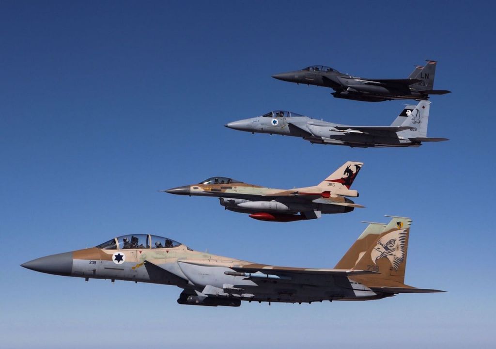 F-15 et F-16 israéliens et américains dans le sud d'Israël, en mai 2017. (Crédit : unité des porte-paroles de l'armée israélienne)