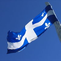 Le drapeau du Québec. (Crédit : AzertyFab/CC BY SA 3.0)