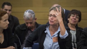 Leah Goldin, mère du défunt soldat Hadar Goldin à une assemblée de la Knesset sur le rapport du Contrôleur d'État, le 19 avril 2017. (Crédit : Hadas Parush/Flash90) 