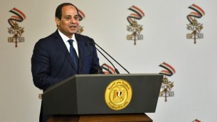 Le président égyptien Abdel Fattah al-Sissi au Caire, le 28 avril 2017. (Crédit : Andreas Solaro/AFP)
