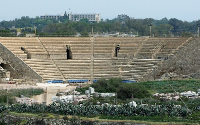 L'amphithéâtre romain de Césarée. (Crédit : Moshe Shai/Flash90)