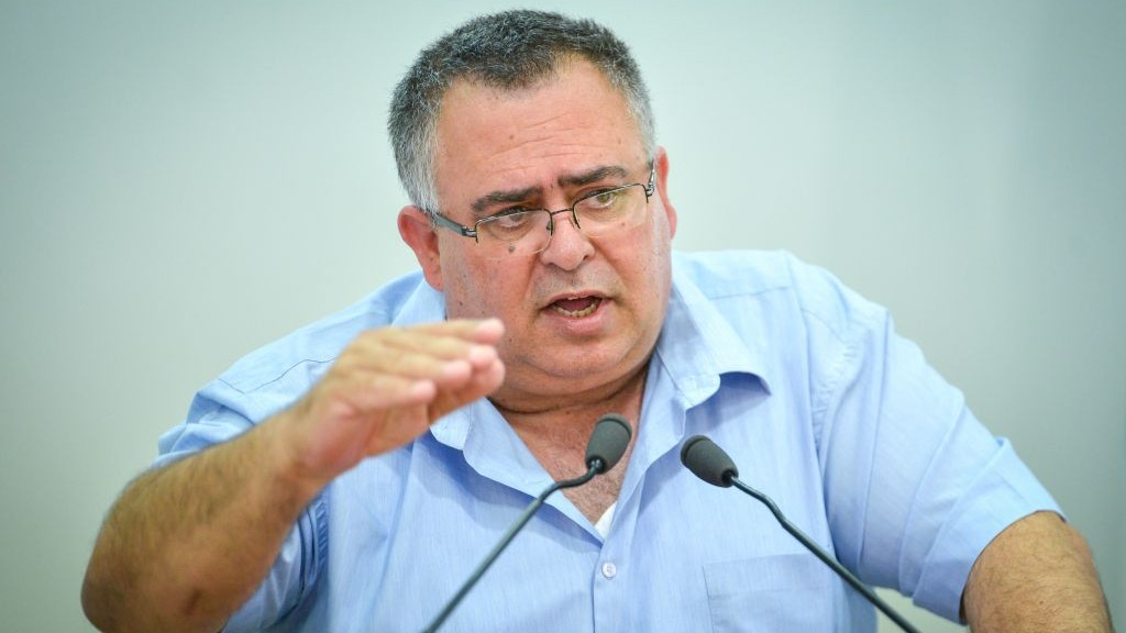 David Bitan à une conférence de presse à Tel Aviv, le 27 juillet 2017 (Crédit : Flash90)