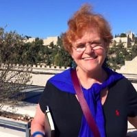 Deborah Lipstadt à Mishkenot Sha'ananim, Jérusalem, le 11 juin 2017. (Crédit :Renee Ghert-Zand/TOI)