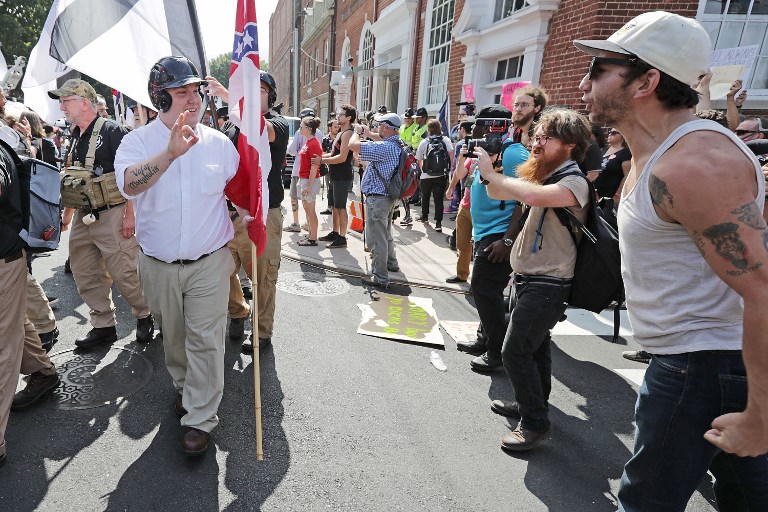Des centaines de suprématistes, de néonazis et de membres de l'extrême-droite américaine à Charlottesville, en Virginie, le 12 août 2017. (Crédit : Chip Somodevilla/Getty Images/AFP) 