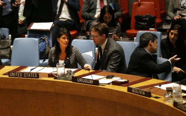 Nikki Haley, ambassadrice des Etats-Unis aux Nations unies, pendant une réunion du Conseil de sécurité, à New York, le 29 août 2017. (Crédit : Spencer Platt/Getty Images/AFP)
