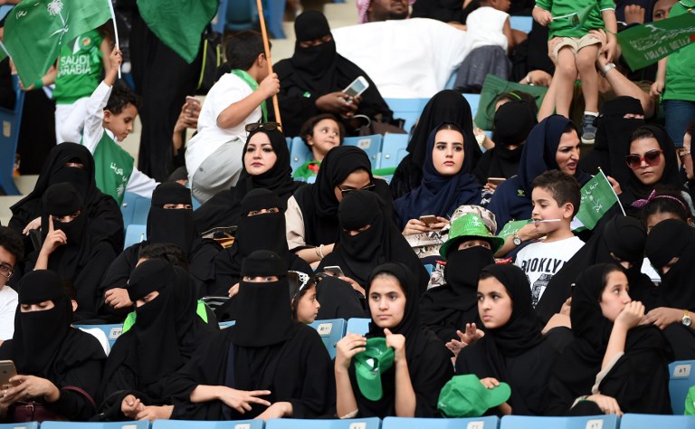 Des Saoudiennes dans un stade de Riyad pendant un évènement de commémoration de l'anniversaire du fondateur du royaume, le 23 septembre 2017. (Crédit : Fayez Nureldine/AFP)