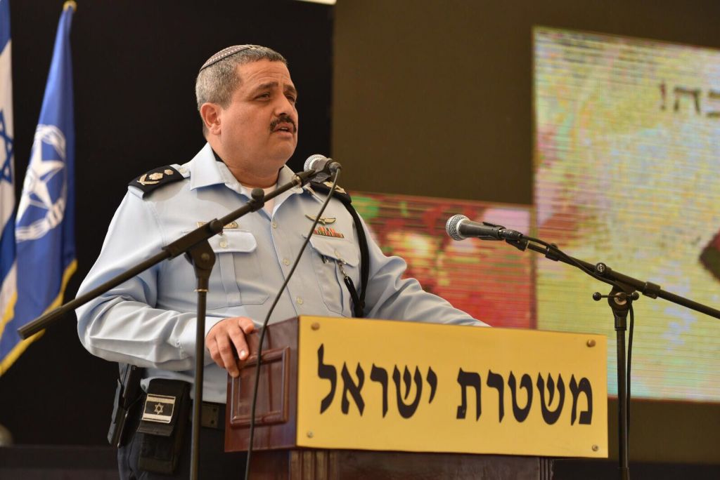 Le commissaire Roni Alsheich durant une rception organisée pour Rosh Hashanah au siège de la police de Jérusalem, le 18 septembre 2017 (Crédit : Police israélienne) 
