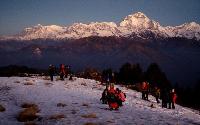 Randonneurs dans les montagnes de l'Annapurna. Illustration. (Crédit : Gweltaz/CC BY-SA/Flickr)